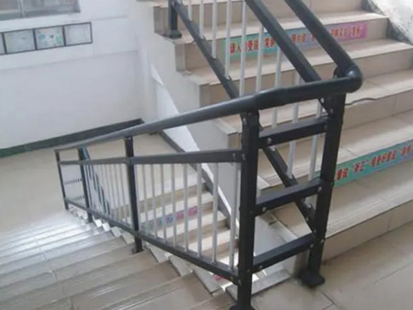 楼梯扶手
